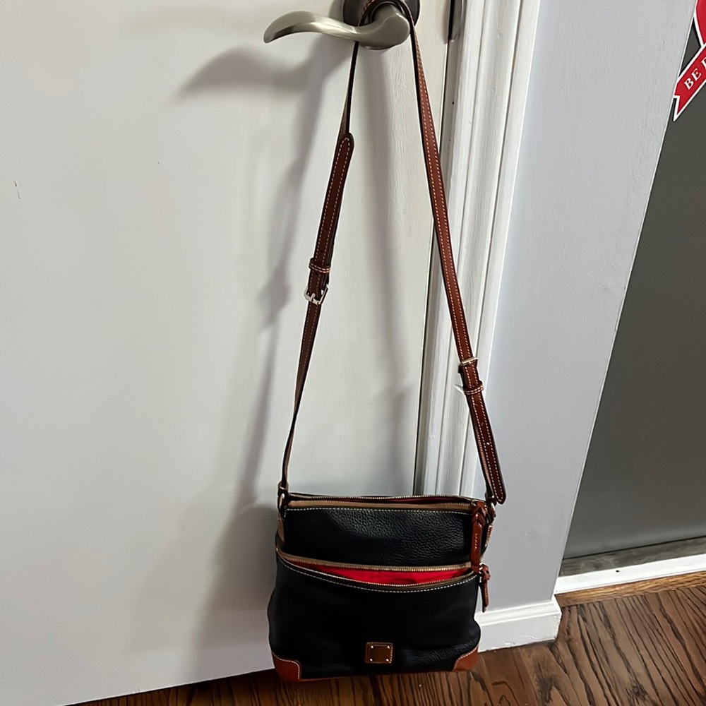 Dooney & Bourke Pebble Grain Crossbody Handbag in Black